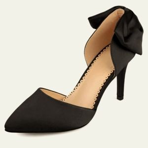 black satin NWT IN BOX sz 8.5 bow on back